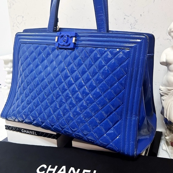 Authentic CHANEL 15C Limited Ed Bright Blue Diamond Quilt Patent Le Boy Tote Bag - Picture 2 of 15